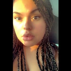 Meet your Posher, Kayla